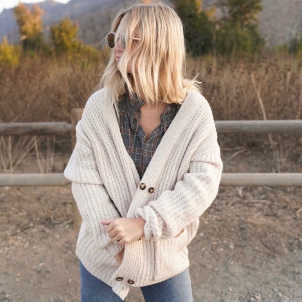 CJLA Carly Jean Los Angeles Nash Cardigan Sweater chunky knit